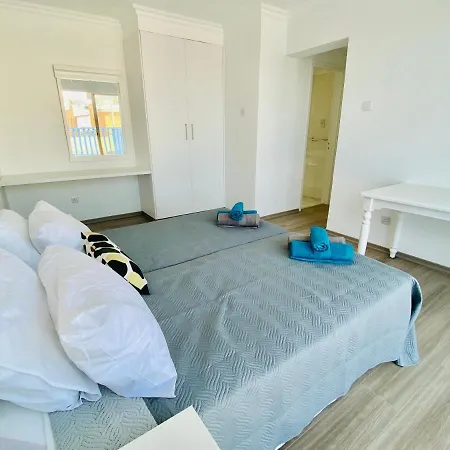 Basillica 3 Bedrooms Apartment *