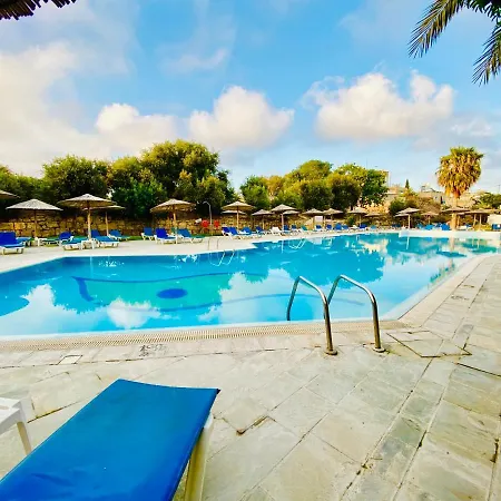 Basillica 3 Bedrooms Apartment *